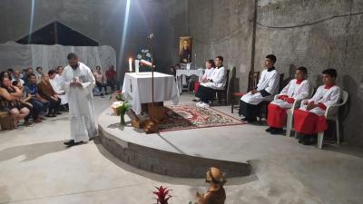   Comunidade do Bairro BancÃ¡rio celebrou o padroeiro Frei GalvÃ£o com Santa Missa 